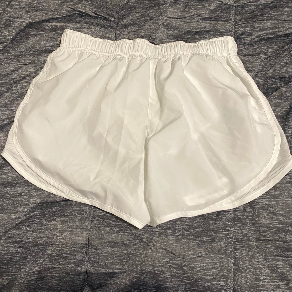 NWOT Women’s White Nike DRI-FIT Shorts - Picture 2 of 3